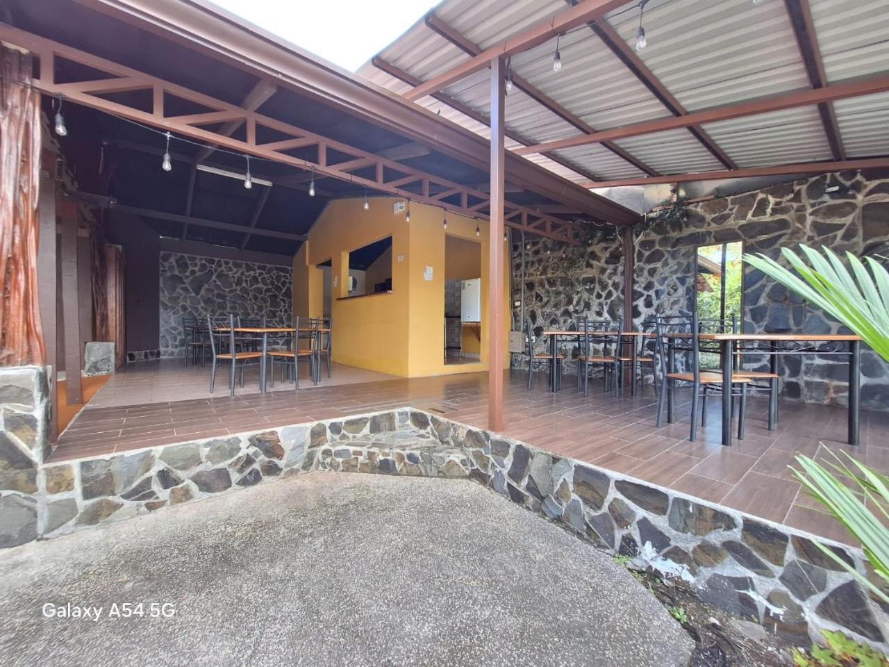 La Fortuna Iris Arenal Hotel מראה חיצוני תמונה