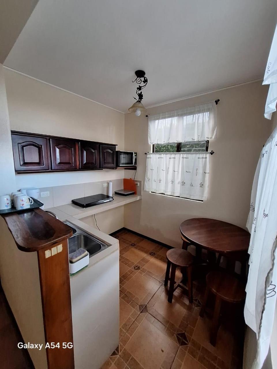 La Fortuna Iris Arenal Hotel מראה חיצוני תמונה