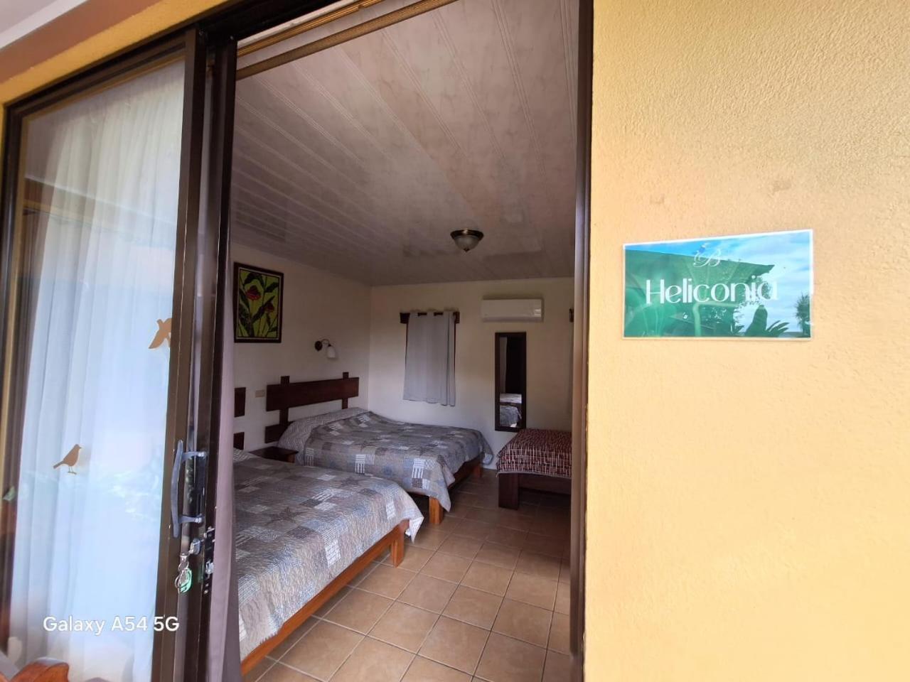 La Fortuna Iris Arenal Hotel מראה חיצוני תמונה