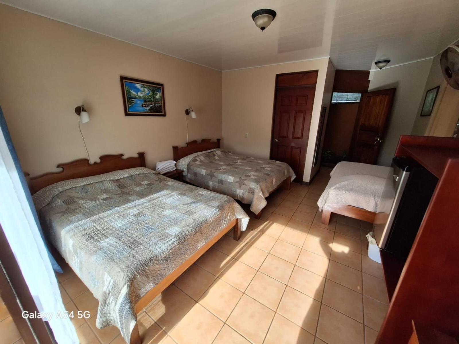 La Fortuna Iris Arenal Hotel מראה חיצוני תמונה