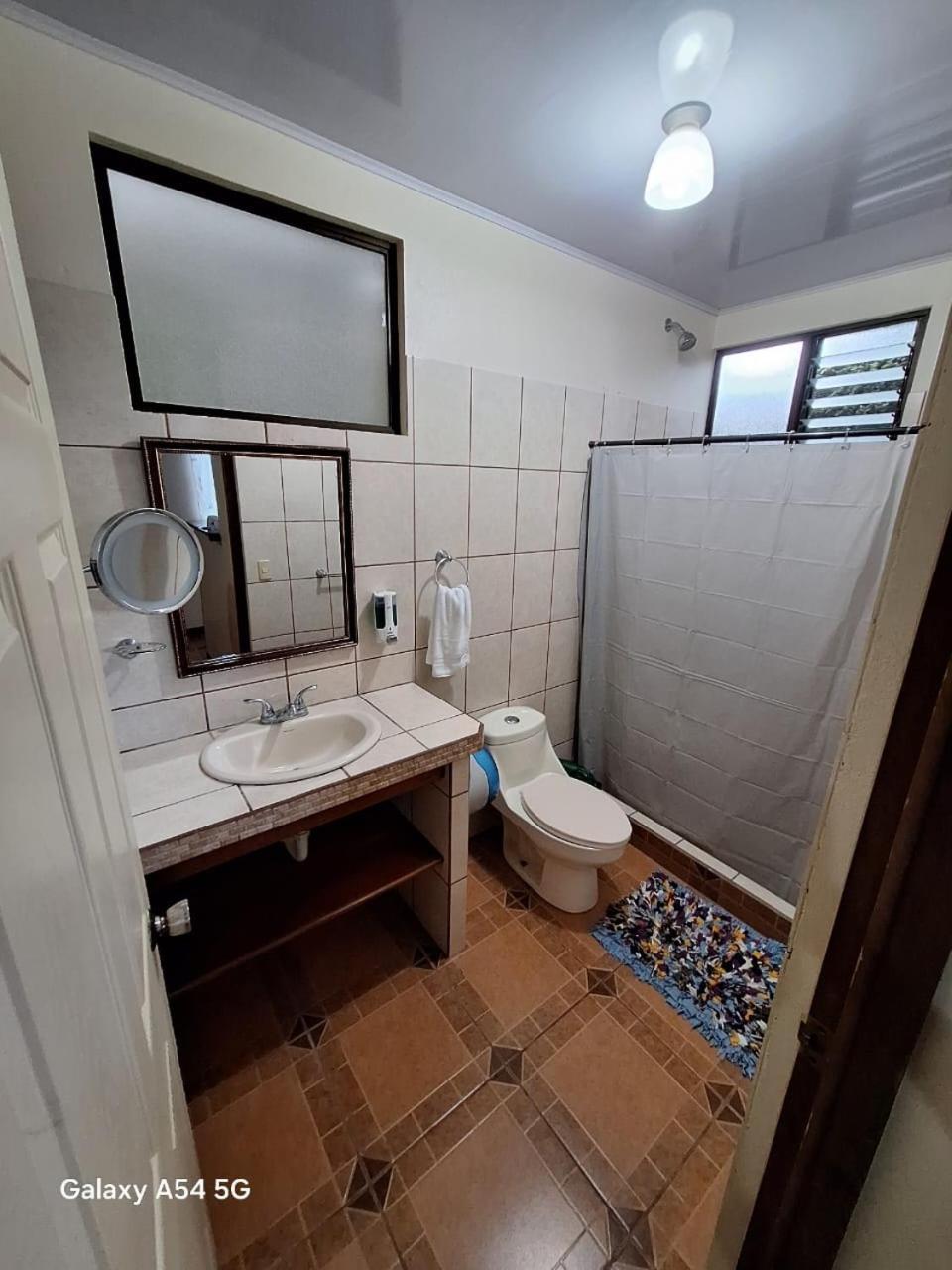 La Fortuna Iris Arenal Hotel מראה חיצוני תמונה