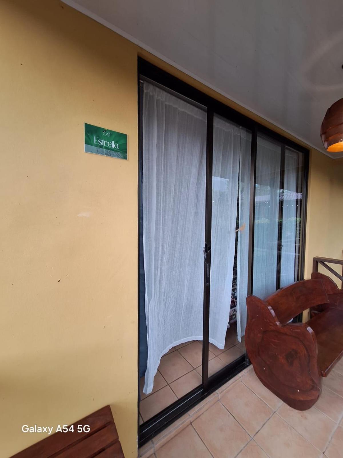 La Fortuna Iris Arenal Hotel מראה חיצוני תמונה