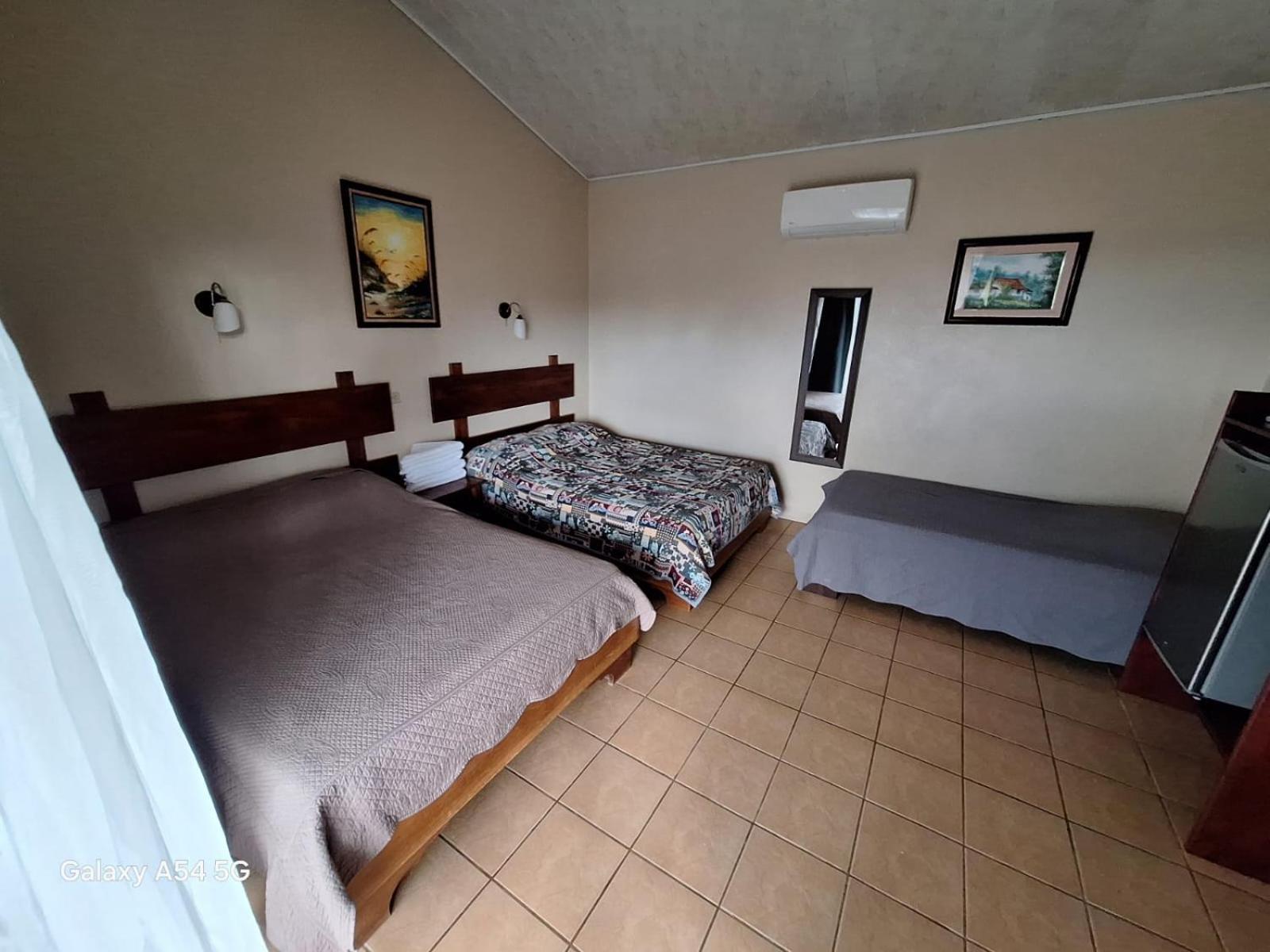 La Fortuna Iris Arenal Hotel מראה חיצוני תמונה