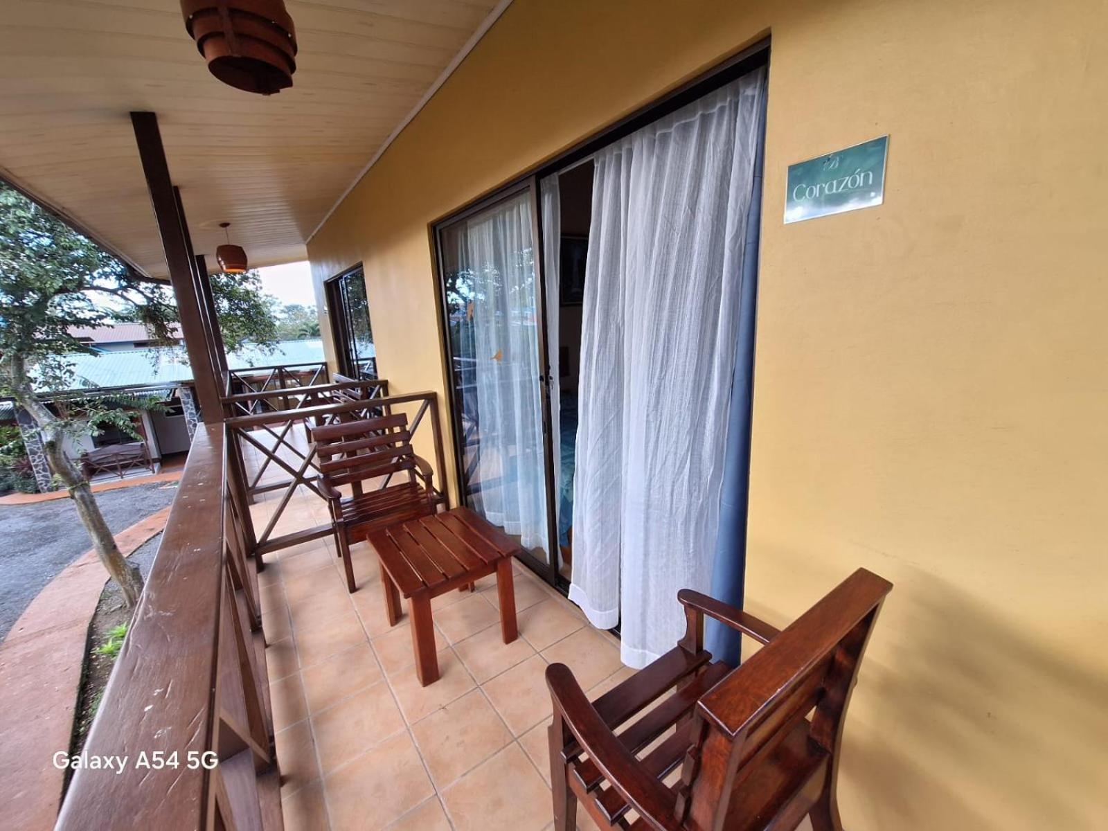 La Fortuna Iris Arenal Hotel מראה חיצוני תמונה
