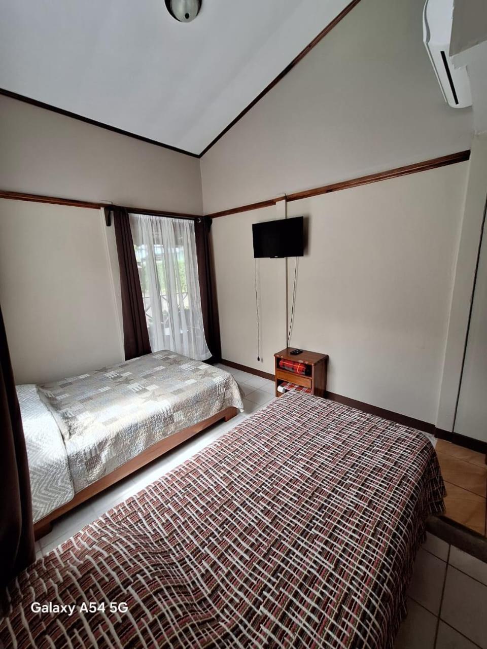La Fortuna Iris Arenal Hotel מראה חיצוני תמונה